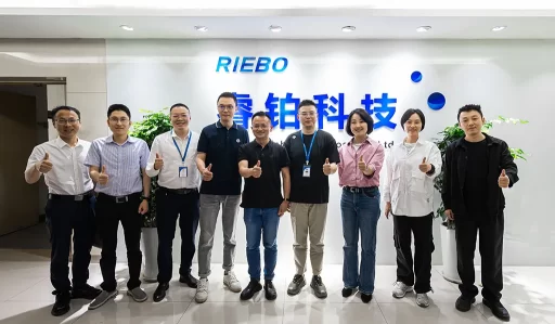 彭山区考察团赴睿铂考察 共探低空经济产业合作机遇
